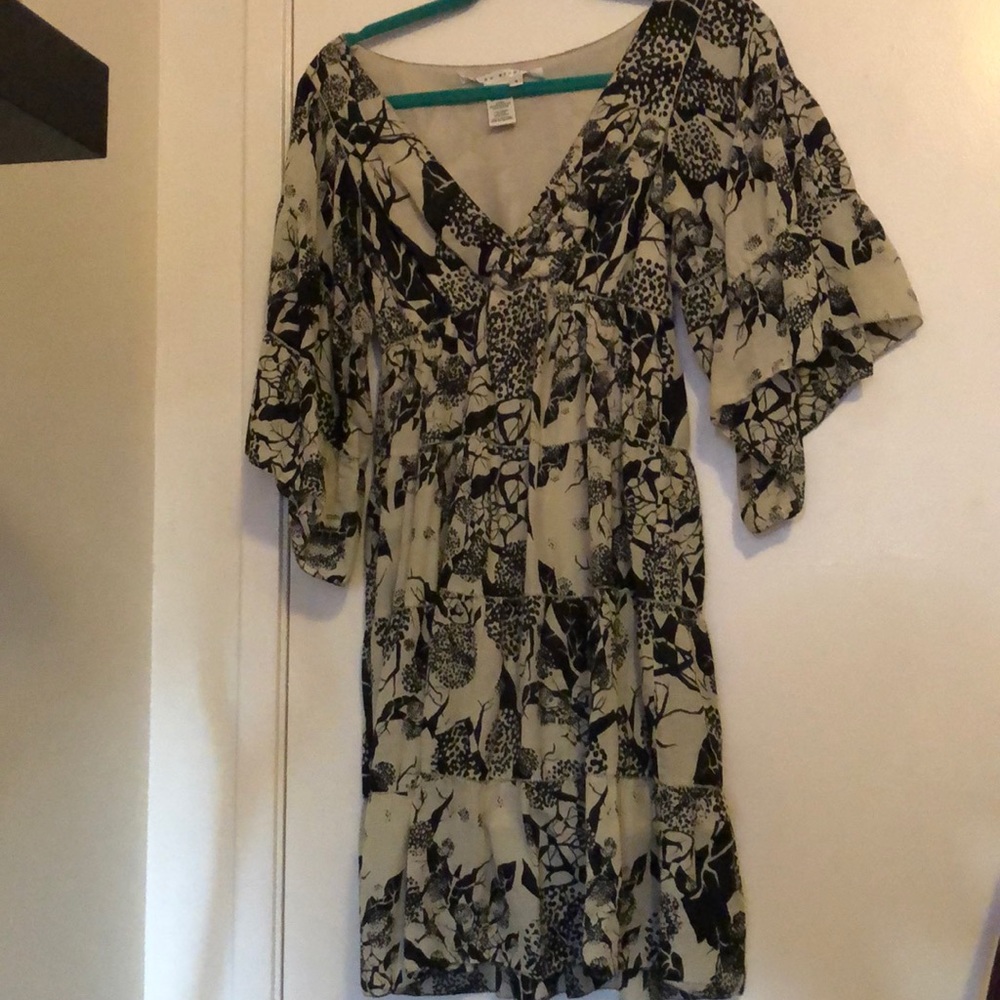 Max Studio Flared Sleeve Dress. Very Unique